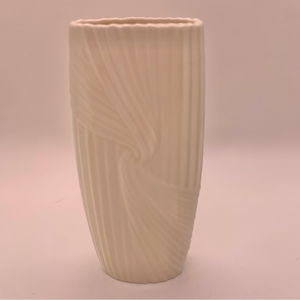 Vintage Avon Fluted Swirl Porcelain 6”  Bud Vase Ivory Minimalist Core Soft Girl